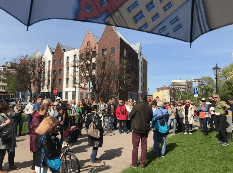 Spacer z przewodnikiem po Gdańsku — źródło: ibedeker.pl